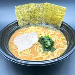 醤油豚骨らーめん（【横濱家系ラーメン】竹村家）