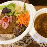カレー2種盛り(和漢香辛茶寮サハスラーラ)