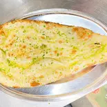Garlic naan ニンニクナーン（DEEP KITCHEN）