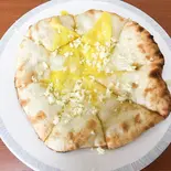 チーズガーリックナン(Cheese garlic Nan)（インド・ネパールレストラン ロス二）