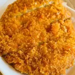 ガンス〈広島のソウルフード、魚のすり身のフライ〉（広島お好み焼き 来んさいや Hiroshima Okonomiyaki Kinsaiya）