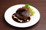 幻の牛筋ハンバーグ（鉄板DiningSEEKS）