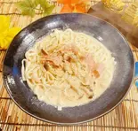 キノコとベーコンのゴマだれクリームきしめん(おばんざいときしめん鯱)