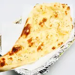 ガーリックナン / Garlic Naan（デリーガーデン Delhi Gardens）