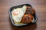炭火焼ダブルバーグ丼 神戸牛1個、白金豚1個（炭火焼ハンバーグ専門店 BurgFun）