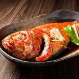 絶品!金目鯛の丸ごと一本煮付け(四季旬彩 料理人が魅せる神田和食店 桃源郷)