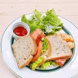 BLTサンドイッチメニュー(サラダ+スープ付) BLT Sandwich (Comes with Salad ＆ Soup)（gram 大須店）