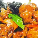 スペアリブの醤油煮込み/Spareribs braised in brown sauce(中華料理 龍門)