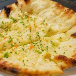 ガーリックチーズナン Garlic Cheese Nan（KABITA Indian Restaurant）