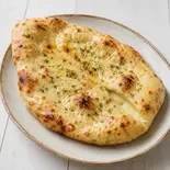 ガーリックチーズナン Garlic Cheese Nan(SAMOSA Family Restaurant and Bar)