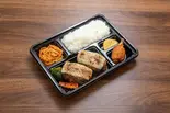 炭火焼ダブルチーズバーグ弁当 神戸牛1個、白金豚1個 ライス付き（炭火焼ハンバーグ専門店 BurgFun）