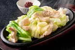 名物旨辛みそ 牛ホルモン鉄板焼き（旨辛スタミナ鉄板焼き 天神軒 西新店）
