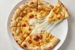チーズナン Cheese Nan（TAMANG'S KITCHEN＆BAR）