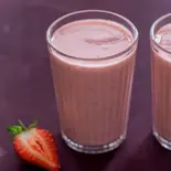 ストロベリーラッシ/strawberry lassi（New sitara curry ＆ kebab house）