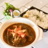 ロティサリーチキンのオリジナルスープカレー（ファーマーズチキン札幌山鼻店）