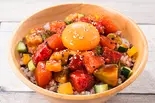マグロとサーモンの韓国風ユッケポキ（十五穀米のヘルシーポキ丼の店 Poke Poke 天下茶屋店）