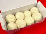 ミニ黒豚饅8個入り 20円お得！（SHIMBASHI 15○ SL広場前店）