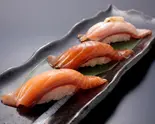 サーモン3貫にぎり Salmon Nigiri 3 pieces(東京寿司 ITAMAE SUSHI 愛宕店 Tokyo Sushi Itamae Sushi Atago)