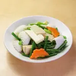 イカとニンニク芽炒め Stir-Fried Squid and Garlic Shoots（中華料理観行雲）