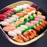 にぎり盛合せ 4人前 40貫 (Assorted Nigiri Sushi Set for Four<40Pieces>)（天下の台所 大起水産 八軒家浜 まぐろスタジアム）