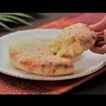チーズナン (Cheese Nan)(アナム本格インド料理)
