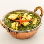 ほうれん草パニールカレー spinach paneer curry(インドネパールレストランアムル)