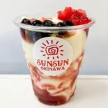 沖縄スイーツ イチゴタホ Strawberry Taho（SUN SUN）