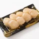 ほたてにぎり 4-piece set of scallop（梅丘寿司の美登利総本店 鶴見店）
