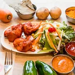 骨なしタンドリーチキン3P＆サラダ Boneless Tandoori Chicken (3 Pieces) ＆ Salad（インド料理レストランSURAJ西田辺店）