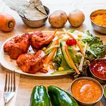 骨なしタンドリーチキン3P＆サラダ Boneless Tandoori Chicken (3 Pieces) ＆ Salad（インド料理レストランSURAJ長居店）