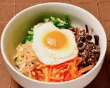 ビビンバ丼 Bibimbap Rice Bowl（思い出の7080）
