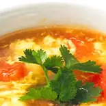 トマトと玉子のスープ/Tomato and egg soup(中華料理 龍門)