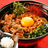 【辛】台湾まぜそば +豚ホルモン (ミニミニ追飯付き)（油そば・台湾まぜそば専門店 土佐堀 麺屋じろう）