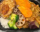 自家製スパイスカレー【大盛り】【豚肉と梅】  / House-Made Spice Curry(Large)（肉割烹 心）