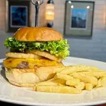 パインチーズバーガー（GOODTHANG TOKYO）