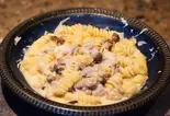お子さまメニュー「きのこのクリーム・ショートパスタ」（PICICA PICICA PIZZA ＆ PASTA）