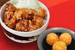 甘酢あんかけ唐揚げ丼＆ごま団子3個（贅沢極み唐揚げ あご家）