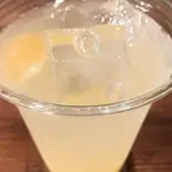 果肉入り桃ソーダ（銀狐）