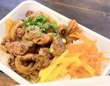 牛すじオリエンタル丼 Oriental Beef Sinew Rice Bowl（五感×MeatBox eatMeat）