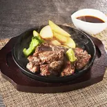 厳選赤身肉の"牛ヒレカットステーキ"150g（【直焼きx低温調理】ローストビーフ Beef Mountain 大橋店）