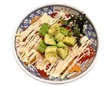 マグロとサーモンのアボカドマヨ丼（海鮮丼の駅前 心斎橋店）