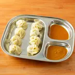 スチームモモ - Steamed Momo (Nepali Curry)（ニュー マリカ）