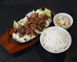 ホルモンミックス焼き弁当(味噌)（切磋琢磨）