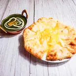 エビバターカレーチーズナンセット(マナカマナ インドネパールレストラン)