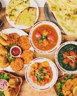 レンズ豆入りほうれん草カレーとお好きなカレー1品のWカレーセットTwin curry set(野菜を食べる自然派カレー ミラン・ナタラジ 渋谷店)