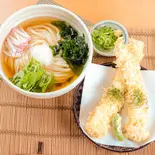 冷し穴子天うどん（京うどんの店 夢吟坊 三宿本店）