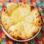 ハニーチーズナン Honey Cheese Naan（エベレストキッチン 与野）