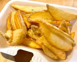 ● V字カットポテト Mサイズ 200g(【大盛ご飯300g無料】のり弁大好き わんぱく弁当)