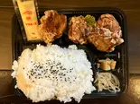 超超超メガ盛り唐揚げ弁当（元祖西成ホルモン天婦羅48）