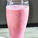 ストロベリーラッシーstrawberry lassi（インド料理ニュー・エベレスト）